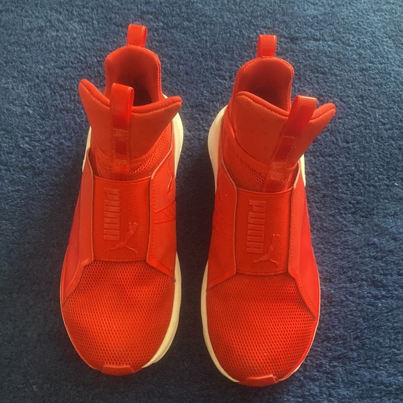 Puma Fierce Kylie Jenner Slip on Sneakers Red Women’s size 6 Barely Worn! - Picture 2 of 4